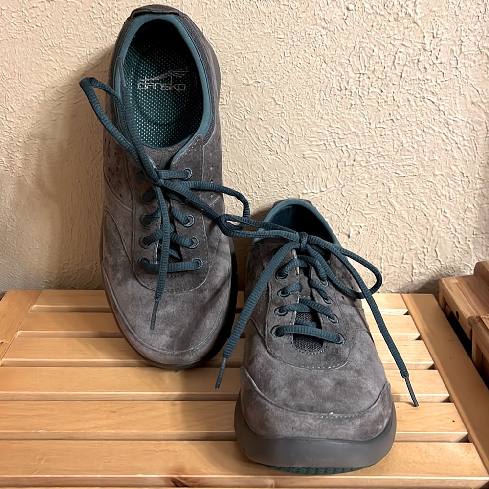 Like New Dansko Slip Resistant Suede Walking Shoes